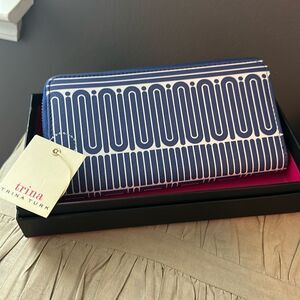 Trina Turk Blue and White Patterned Long Zip Around Wallet NWT in box $48